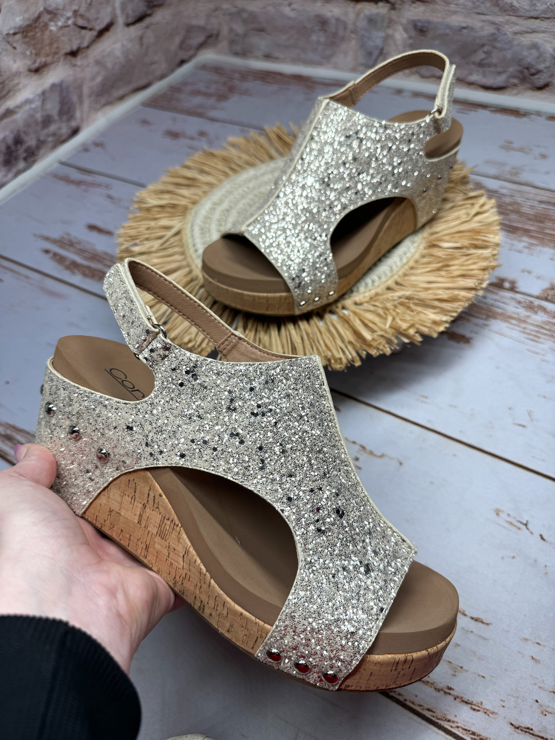 Glenda Gold Wedge